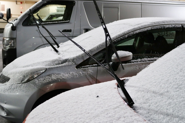 株式会社ジャストライト浪岡 智がお送りする車の「フロントガラスの凍結」についてのイメージ画像